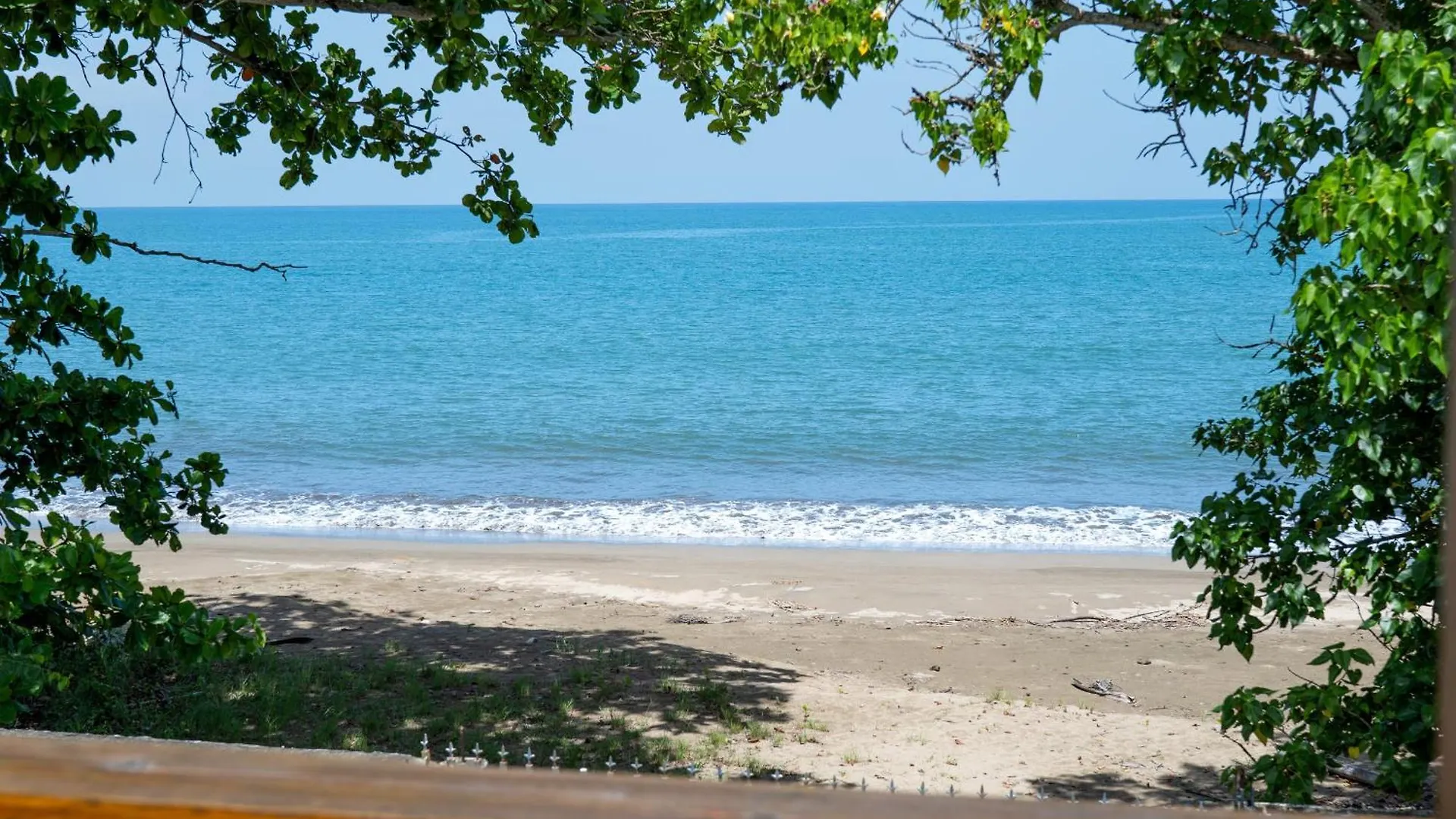 Oceanfront 5Br Oasis W Decks & Direct Beach Access Mayaguez