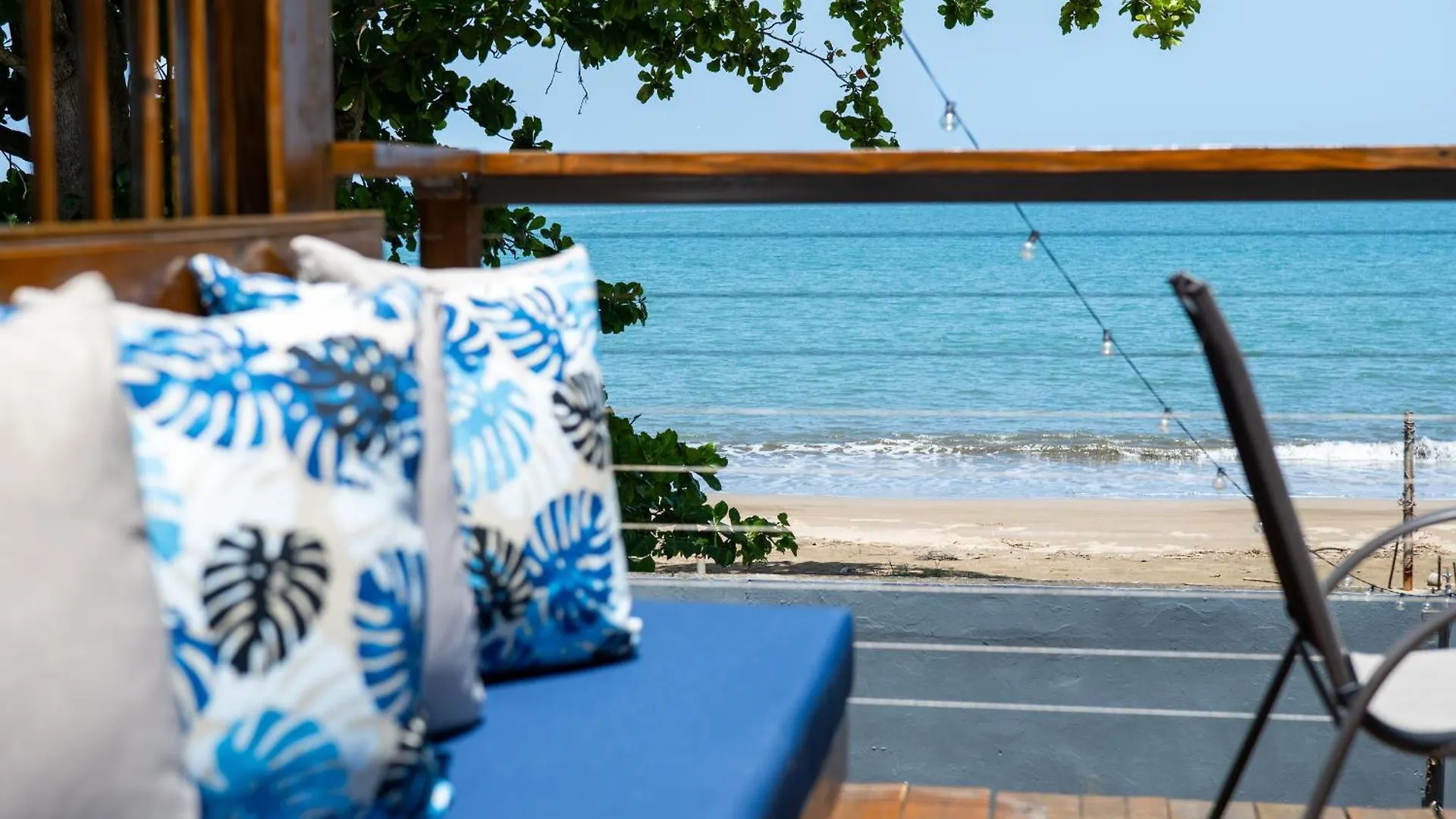 Prázdninový dům Oceanfront 5Br Oasis W Decks & Direct Beach Access Mayagüez Portoriko